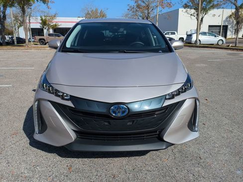 Used 2022 Toyota Prius Prime XLE image 9