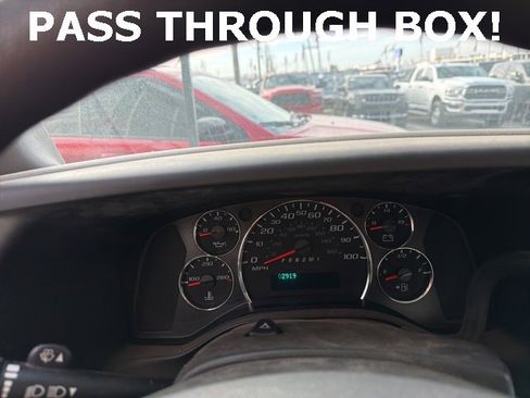 Used 2018 Chevrolet Express 3500 image 42