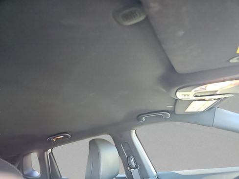 Used 2025 Jeep Compass Limited image 36