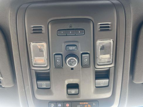Used 2021 Chevrolet Tahoe LT w/ LT Signature Package AWD/4WD image 32