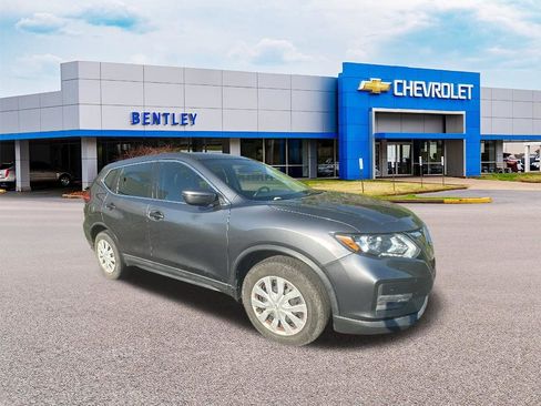 Used 2017 Nissan Rogue S image 8