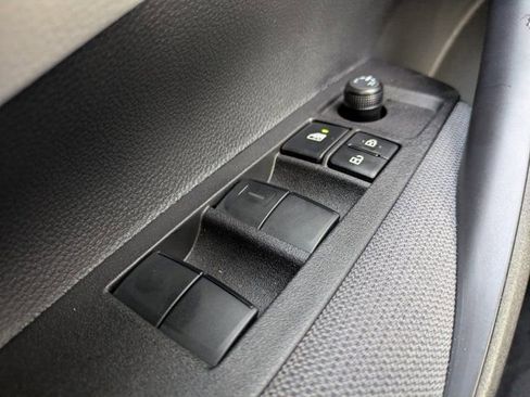 Used 2025 Toyota Corolla LE image 19