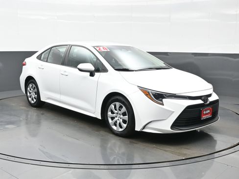 Used 2024 Toyota Corolla LE FWD image 8