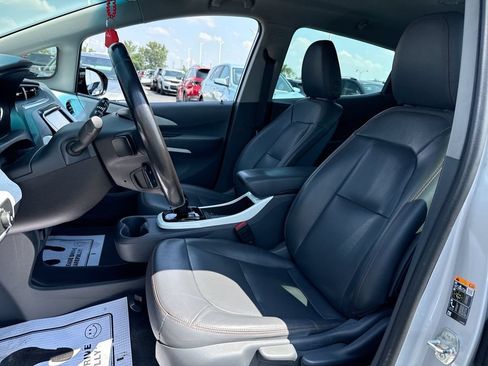 Used 2020 Chevrolet Bolt Premier w/ Infotainment Package FWD image 11