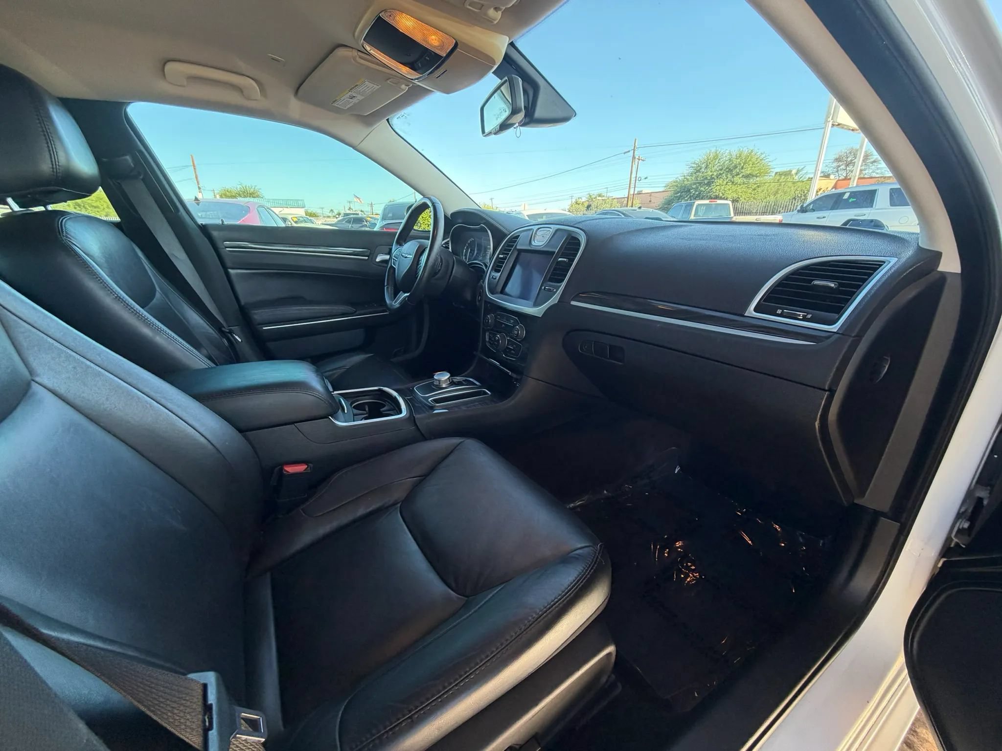 Used 2018 Chrysler 300 Touring L RWD image 11