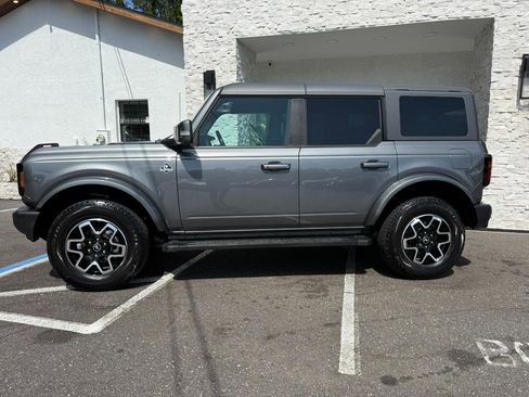 Used 2024 Ford Bronco Outer Banks AWD/4WD image 2