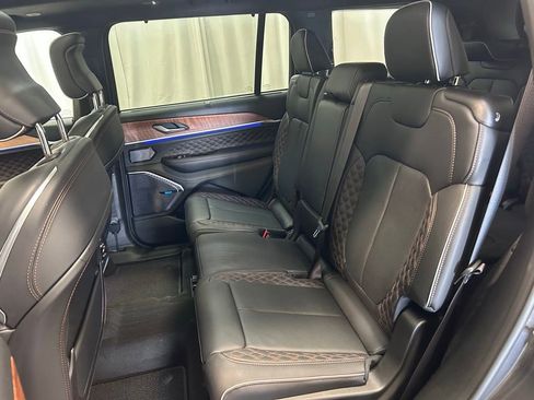 Used 2024 Jeep Grand Cherokee L Summit AWD/4WD image 21