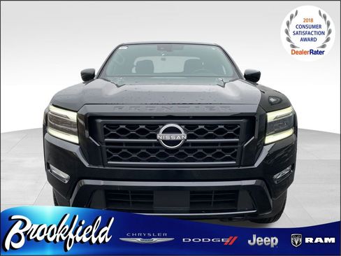 Used 2023 Nissan Frontier SV w/ Midnight Edition Package image 2