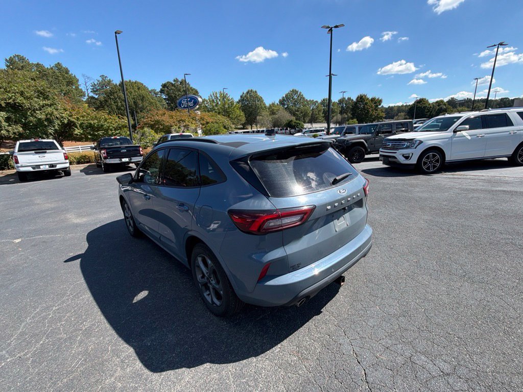 Used 2023 Ford Escape ST-Line w/ Tech Pack #1 FWD image 19