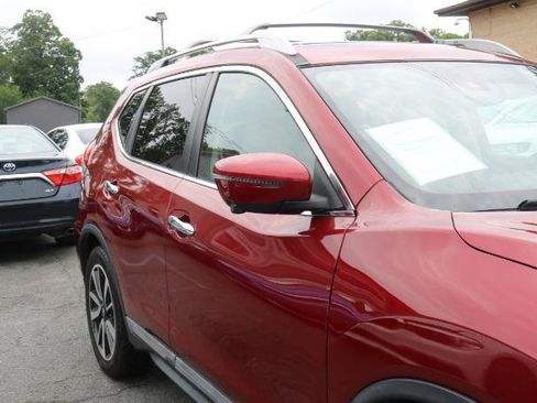 Used 2019 Nissan Rogue SL w/ Premium Package FWD image 3