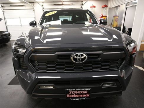 Used 2024 Toyota Tacoma TRD Off-Road AWD/4WD image 10