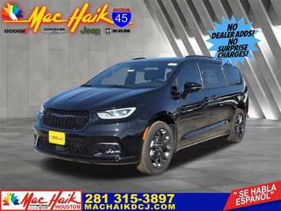 New 2026 Chrysler Pacifica Limited