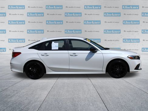 Used 2023 Honda Civic Sport image 4
