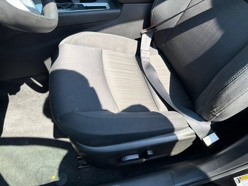 Used 2025 Nissan Altima 2.5 SV FWD image 18