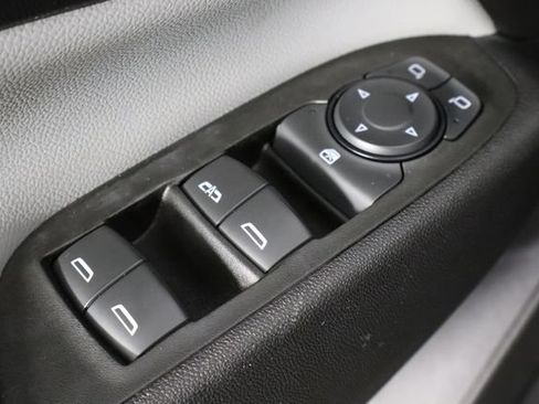Used 2020 Chevrolet Equinox LS FWD image 20