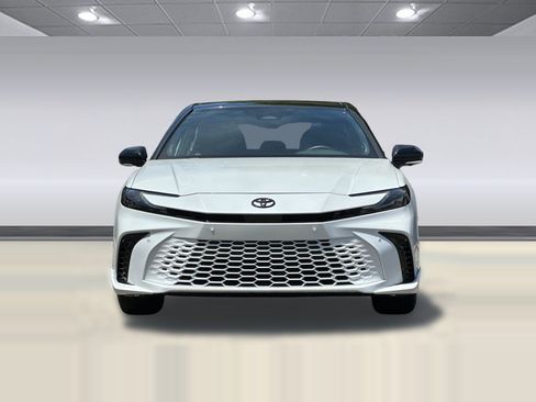 Used 2025 Toyota Camry XSE w/ Premium Plus Package AWD/4WD image 5