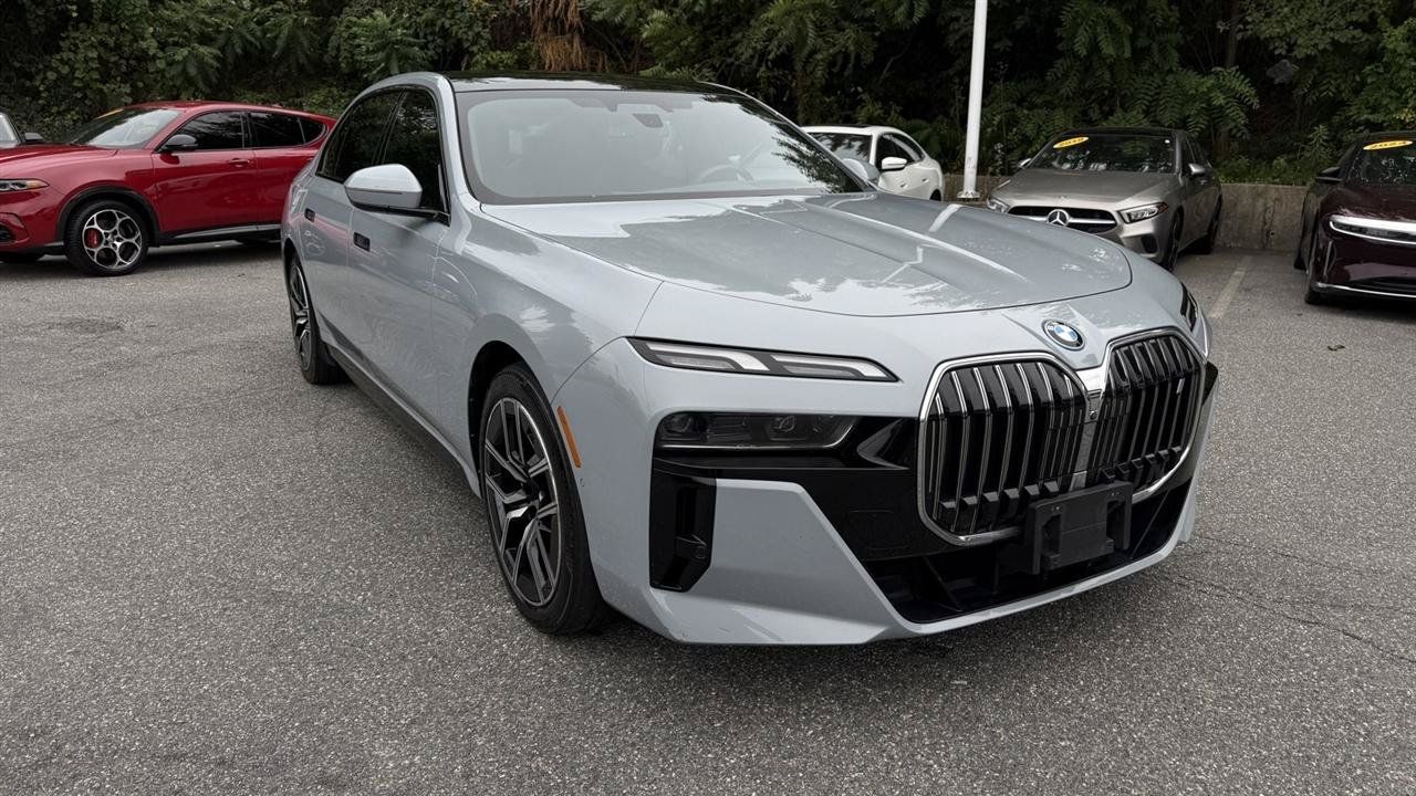 Used 2023 BMW i7 xDrive60 AWD/4WD image 20