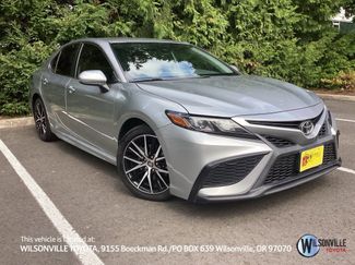 Used 2021 Toyota Camry SE image 1