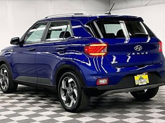 Used 2024 Hyundai Venue Limited video 2