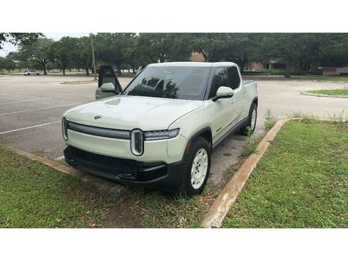 Used 2025 Rivian R1T Adventure AWD/4WD image 1