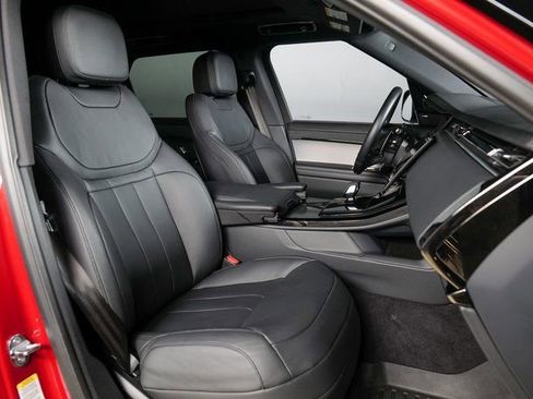 Used 2025 Land Rover Range Rover Sport S image 3