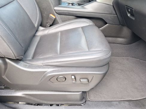 Used 2022 Chevrolet Tahoe LT w/ Luxury Package RWD image 32