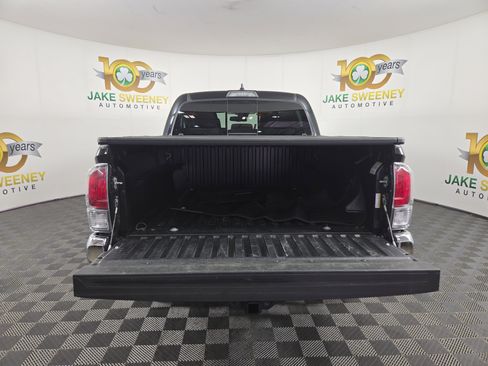 Used 2021 Toyota Tacoma TRD Off-Road AWD/4WD image 30