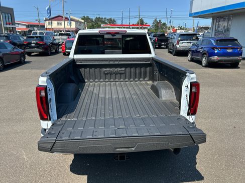 New 2026 GMC Sierra 2500 Denali Ultimate w/ LPO, Black Badging Package AWD/4WD image 7