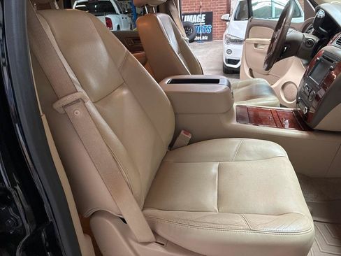 Used 2012 Chevrolet Tahoe LTZ AWD/4WD image 34