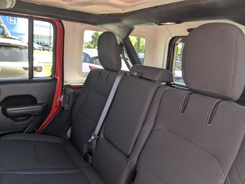 Used 2024 Jeep Wrangler Unlimited Rubicon 4xe AWD/4WD image 14