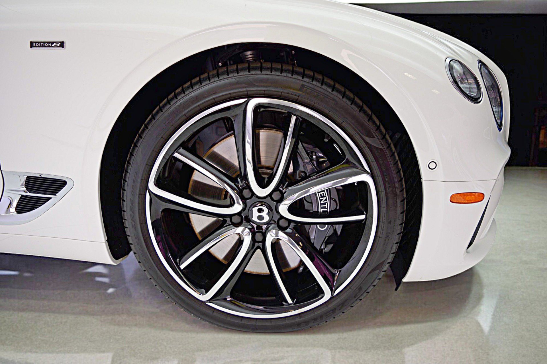 Used 2024 Bentley Continental GT AWD/4WD image 36