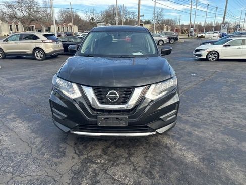 Used 2018 Nissan Rogue S image 2
