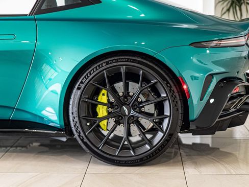 Used 2026 Aston Martin V8 Vantage Coupe RWD image 7