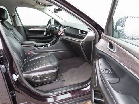 Used 2022 Jeep Grand Cherokee L Limited image 22