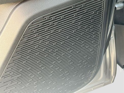 Used 2025 Chevrolet Equinox LT w/ Safety and Technology Package image 19