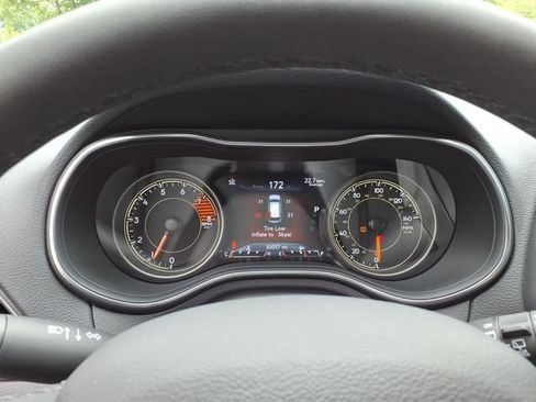 Used 2022 Jeep Cherokee Trailhawk AWD/4WD image 20