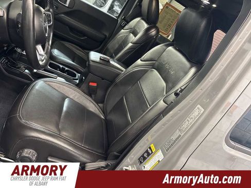 Used 2022 Jeep Wrangler Unlimited Sahara w/ Cold Weather Group image 10