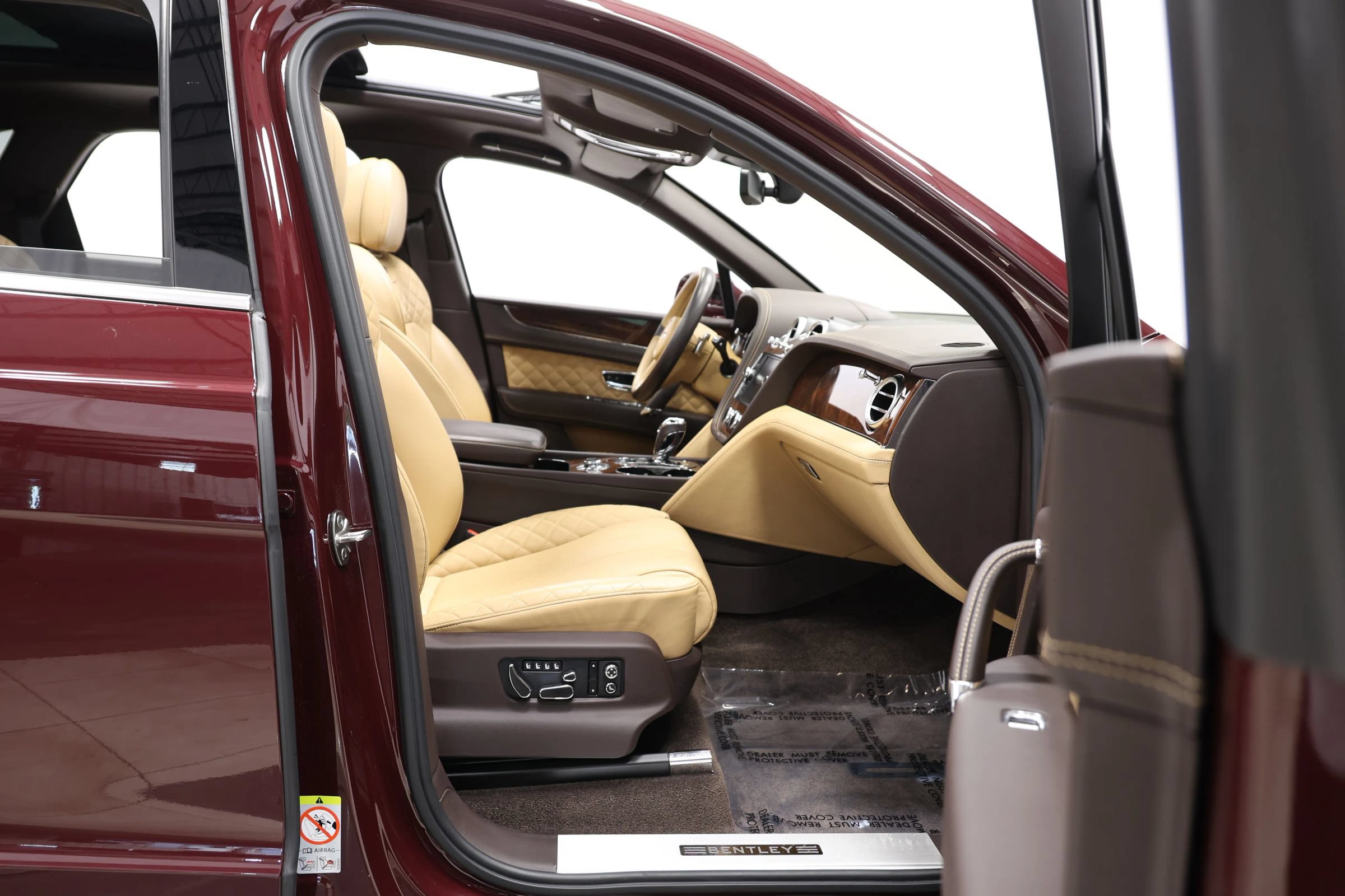 Used 2018 Bentley Bentayga AWD/4WD image 96
