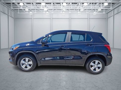 Certified 2021 Chevrolet Trax LS AWD/4WD image 9