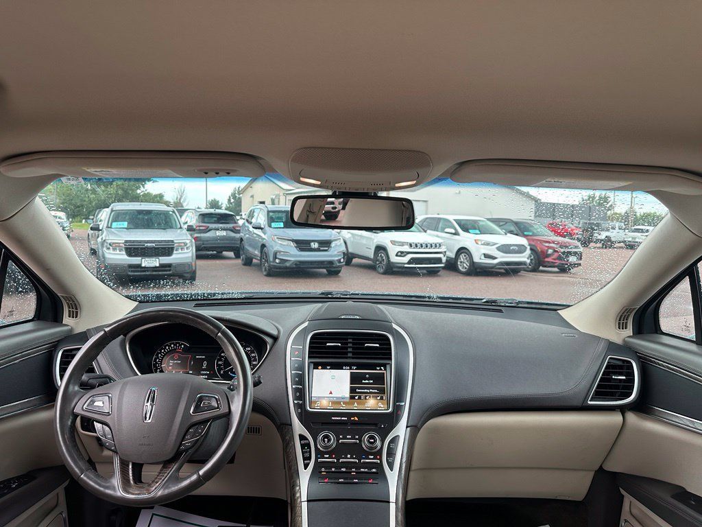 Used 2017 Lincoln MKX Select w/ Select Plus Package AWD/4WD image 27