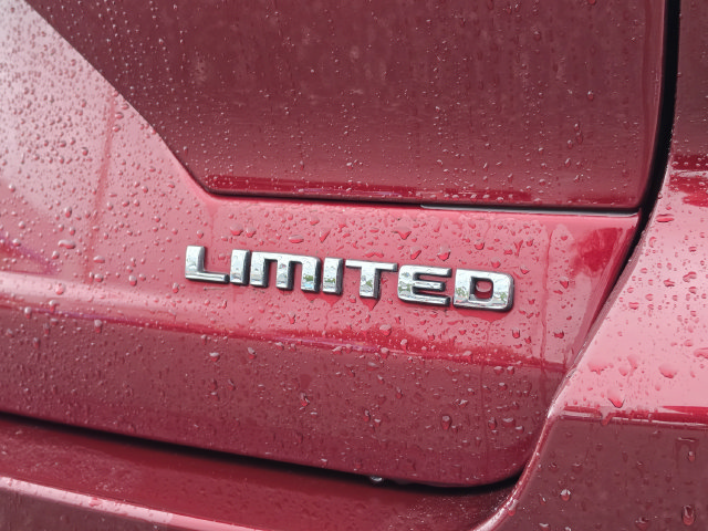 Used 2023 Jeep Grand Cherokee Limited w/ Luxury Tech Group II RWD image 17