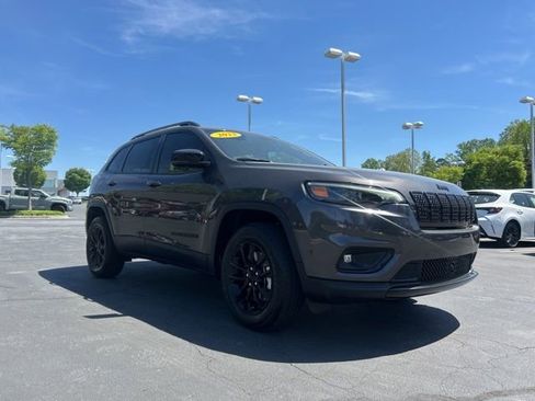 Used 2023 Jeep Cherokee Altitude Lux AWD/4WD image 4