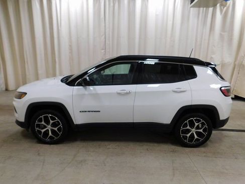Used 2024 Jeep Compass Limited image 2