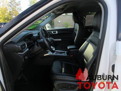 Used 2023 Ford Explorer XLT w/ Equipment Group 202A image 13