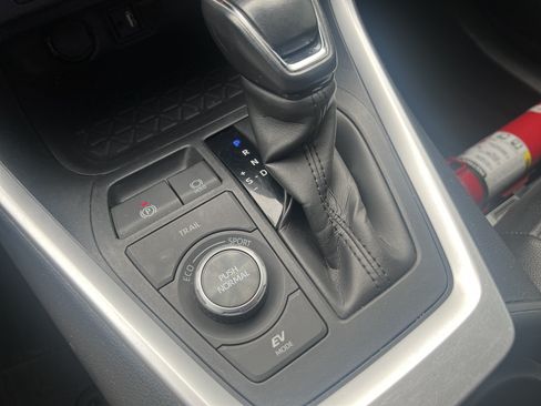 Used 2019 Toyota RAV4 XSE w/ Carpet Mat Package AWD/4WD image 23