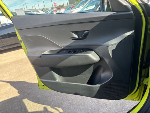 Used 2025 Hyundai Kona SEL image 18