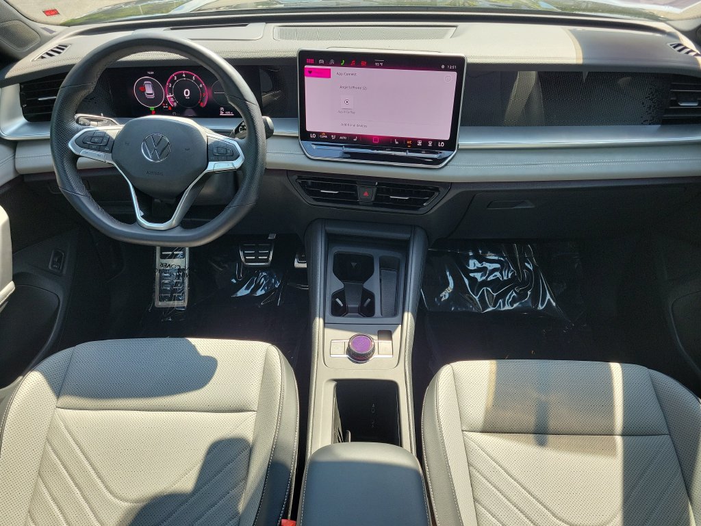 Certified 2026 Volkswagen Tiguan SE R-Line FWD image 13