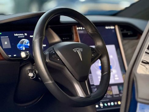 Used 2020 Tesla Model X Long Range image 13