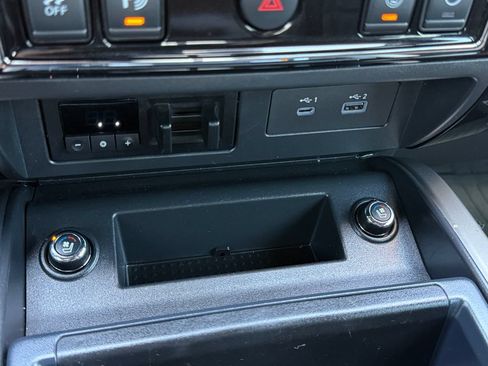 Used 2021 Nissan Titan Platinum Reserve w/ Moonroof Package RWD image 19
