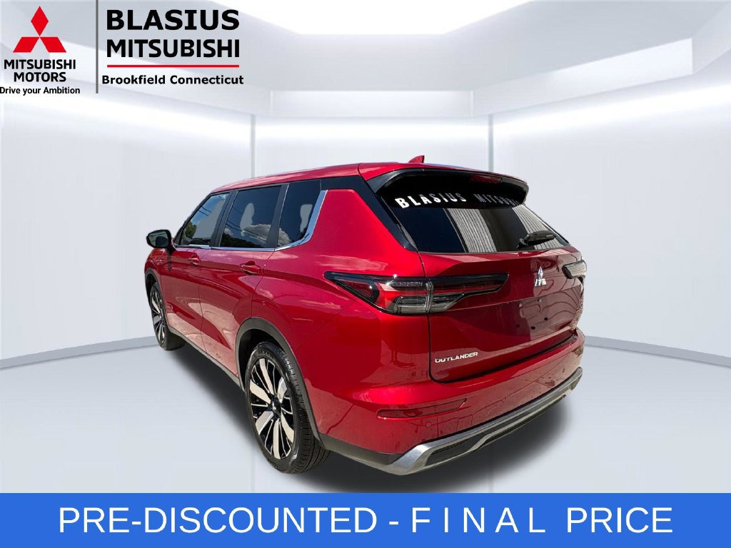 Used 2025 Mitsubishi Outlander SE AWD/4WD image 12